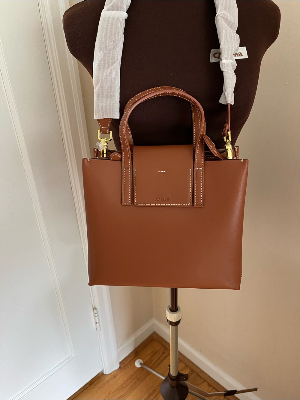 Aallyn Stella Leather Medium Satchel - Picture 2 of 6